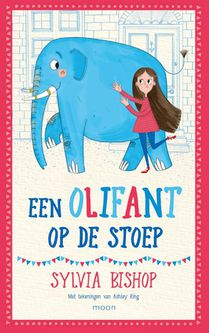 Een olifant op de stoep voorzijde