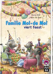 Familie Mol -de Mol viert feest voorzijde