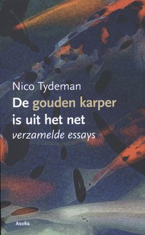 De gouden karper is uit het net voorzijde