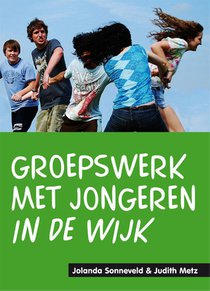 Groepswerk met jongeren in de wijk voorzijde