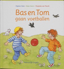 Bas en Tom gaan voetballen