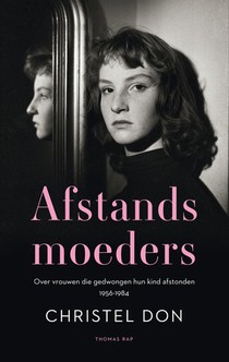 Afstandsmoeders voorzijde