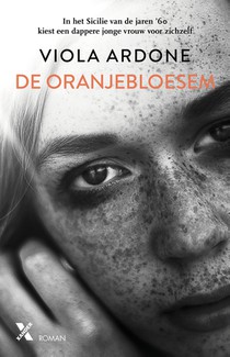 De oranjebloesem voorzijde