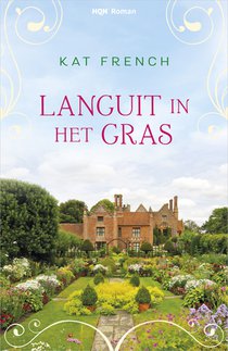 Languit in het gras