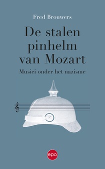 De stalen pinhelm van Mozart voorzijde