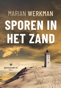 Sporen in het zand voorzijde