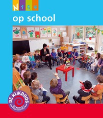 Op school voorzijde