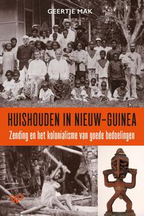 Huishouden in Nieuw-Guinea voorzijde