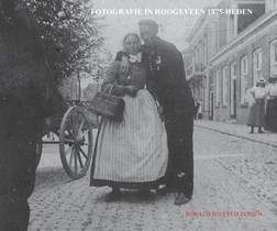 Fotografie in Hoogeveen 1875-heden voorzijde