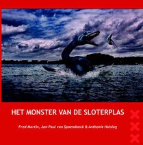 Het Monster van de Sloterplas voorzijde