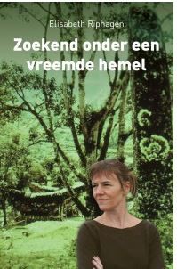 Zoekend onder een vreemde hemel voorzijde