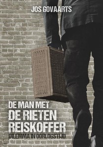 De man met de rieten reiskoffer voorzijde