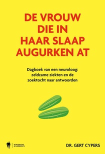 De vrouw die in haar slaap augurken at