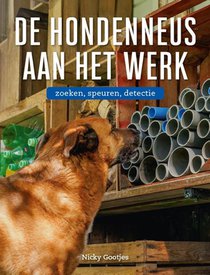 De hondenneus aan het werk